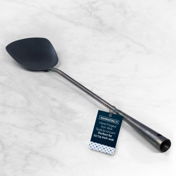 Beavatott kézzel kovácsolt wok forgató lapát, spatula 38 cm